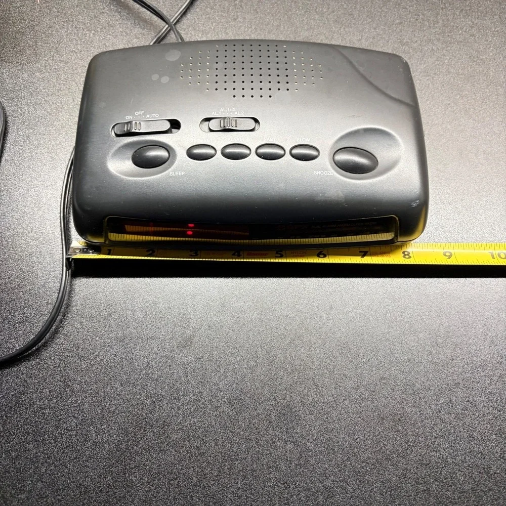GPX Dual Alarm AM/FM Clock Radio 120v 9v backup for clock Tested and working